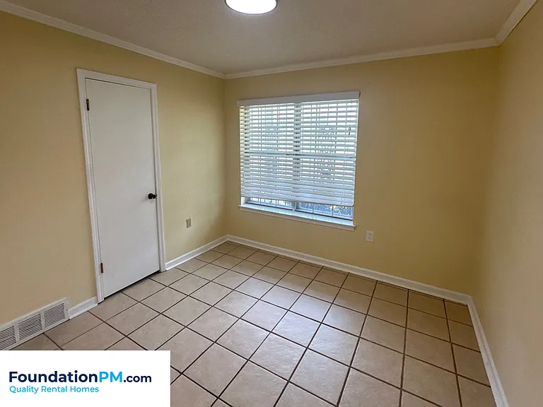2621 Derbyshire Ave — Photo 14