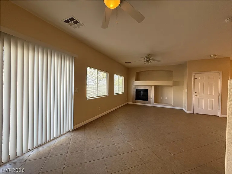1069 Slate Crossing Ln #2 — Photo 4
