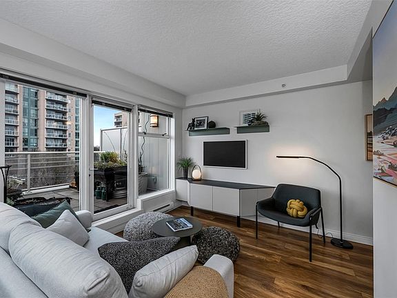 3rd image of 1030 Yates St #509