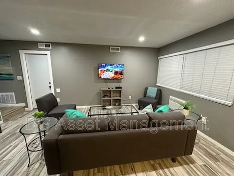 2417 Northrop Ave #2 — Photo 13