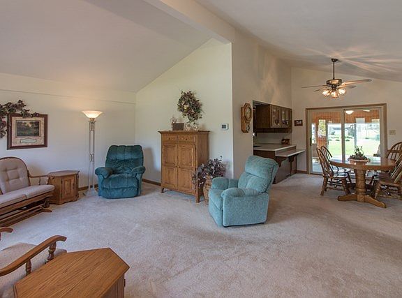 3rd image of 1292 Bellview Dr