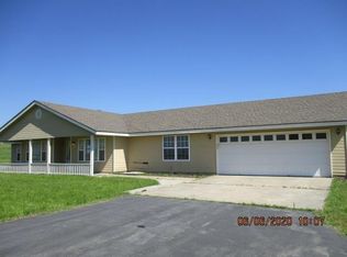 119 Overlook Dr, Caney, KS 67333