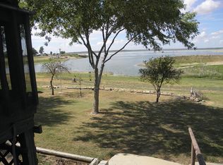 147 Palm Pl, Zapata, TX 78076