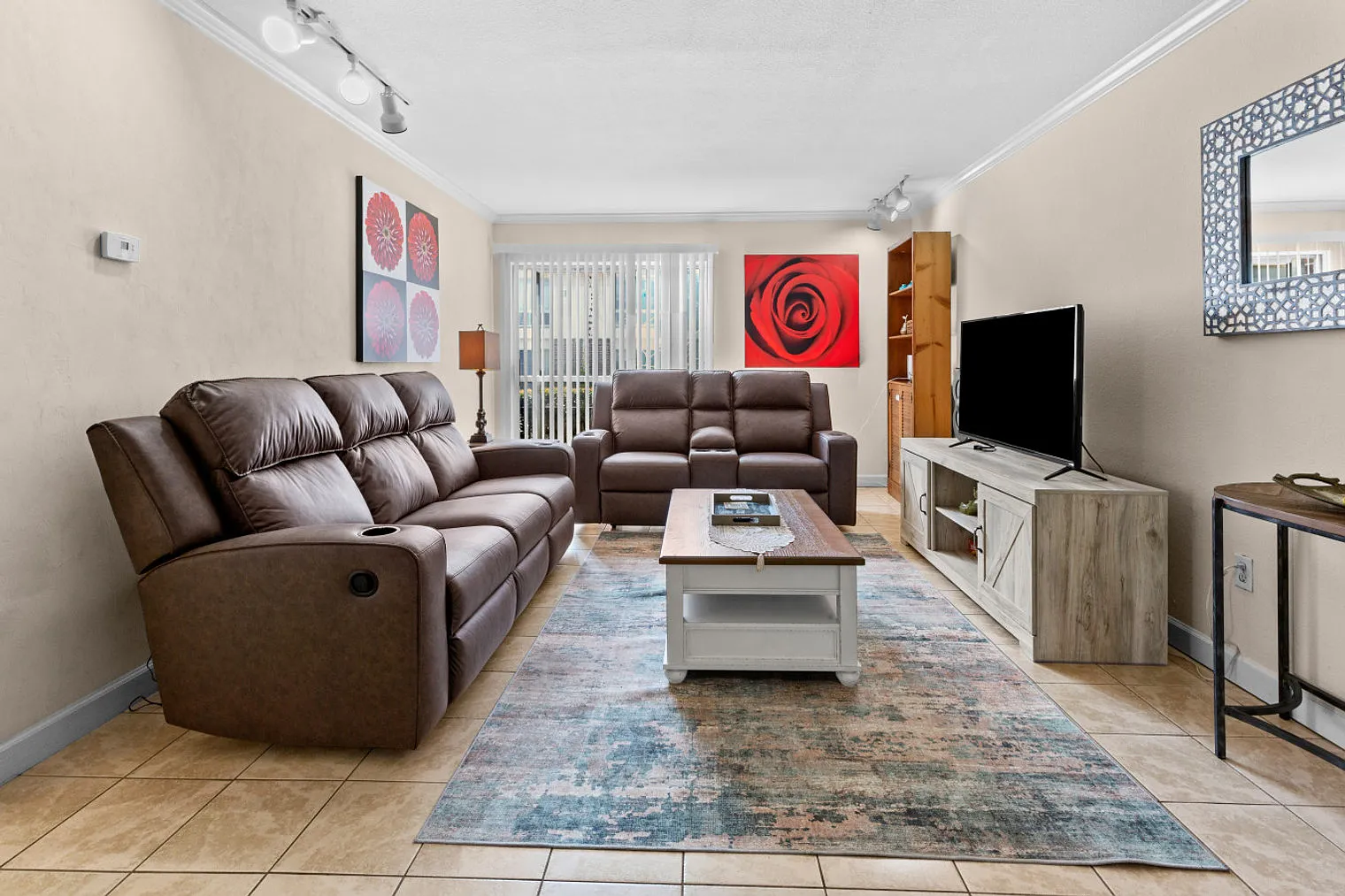2 bed, 1.0 bath, $3,722 — Photo 1