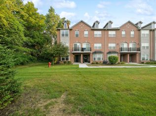 22051 Parkview Dr, Taylor, MI 48180