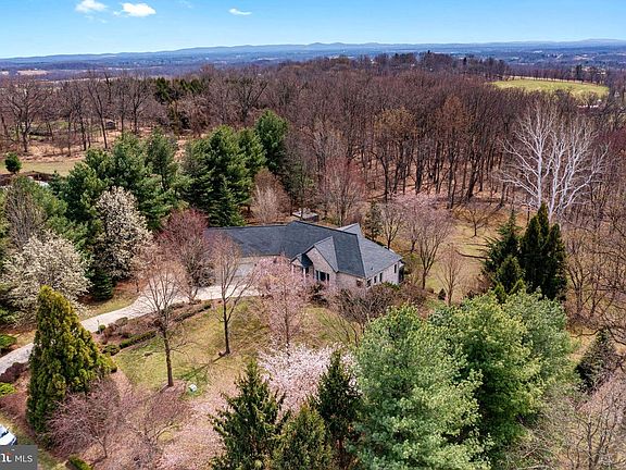 3rd image of 18130 Turnberry Dr