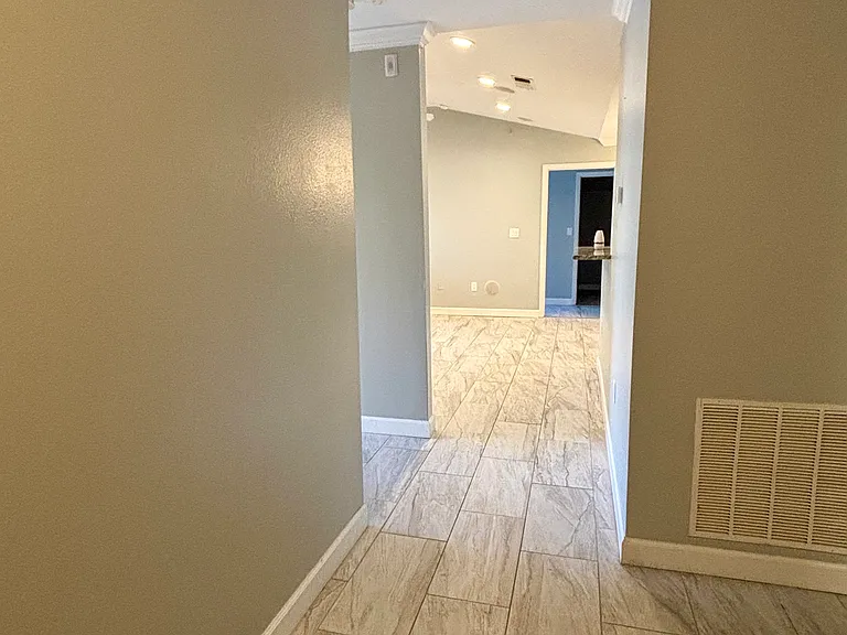 18169 Sterling Gate Cir — Photo 2