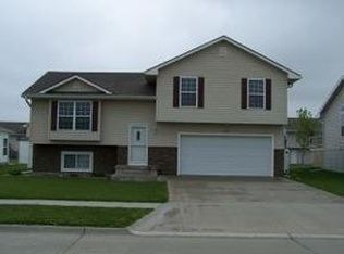 5707 Merlin Ln, Council Bluffs, IA 51501