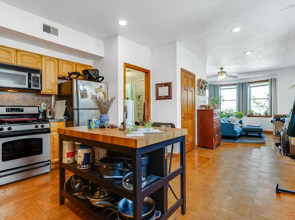 1001 S 10th St #2, Philadelphia, PA 19147