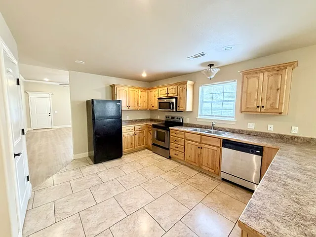 2904 W Old Farmington Rd — Photo 7