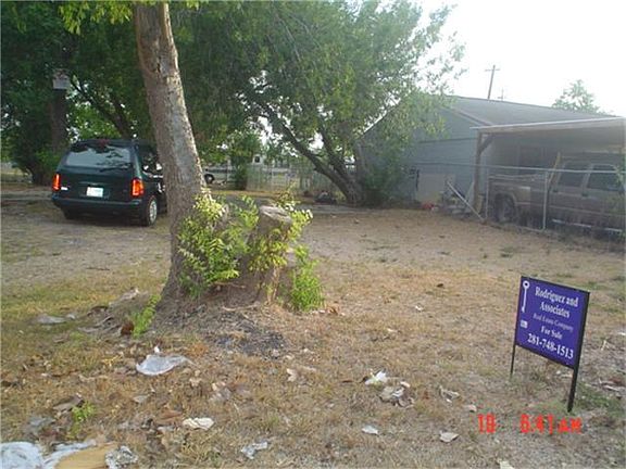 4th image of 4006 Brookmeade Dr
