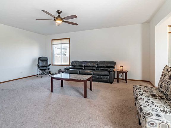 4th image of 2872 Dorothy Dr
