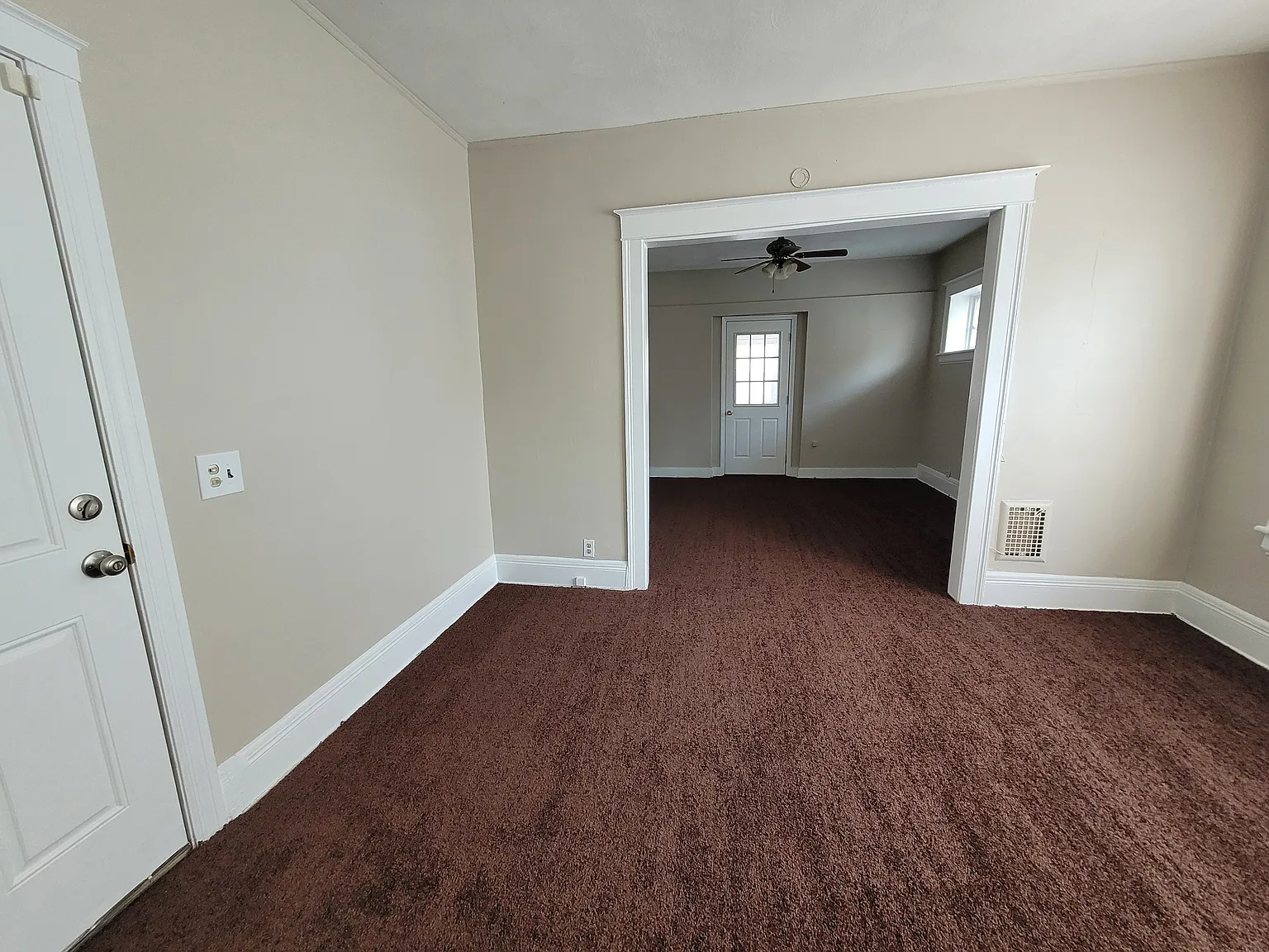 2 bed, 900 sqft, $1,250 — Photo 2