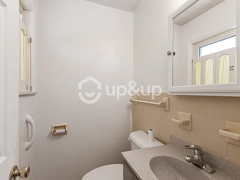 905 Barat Ln — Photo 12