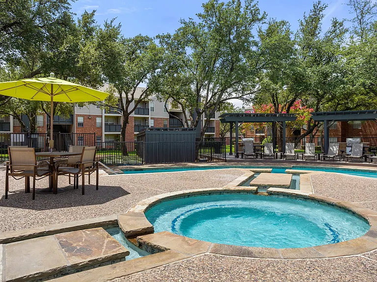 C242740_WimbeldonOaks_Pool4_03-2