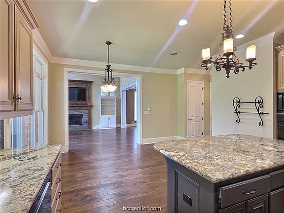 2nd image of 3224 Founders Dr #33