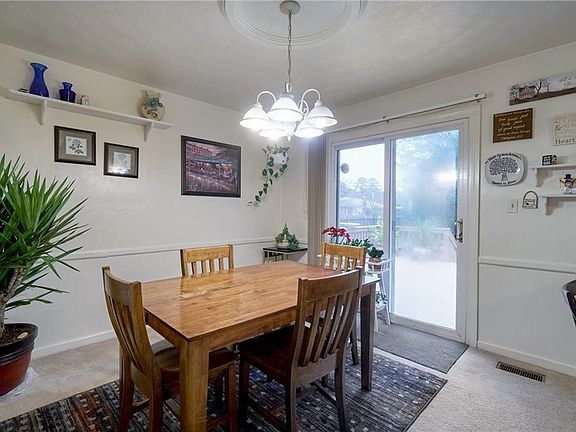 4th image of 3837 Cedar Ln