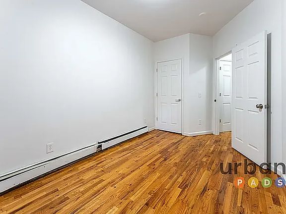 4th image of 802 Evergreen Ave #4