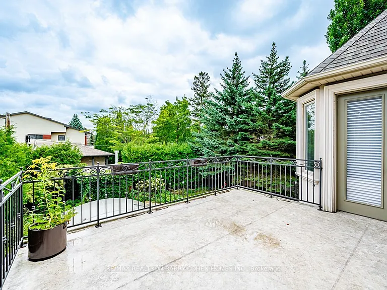 8 York Rd — Photo 39