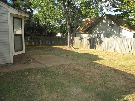 3rd image of 4502 Hunters Glen Dr