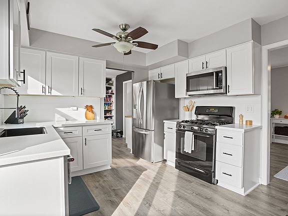 5th image of 308 Skyvue Ln