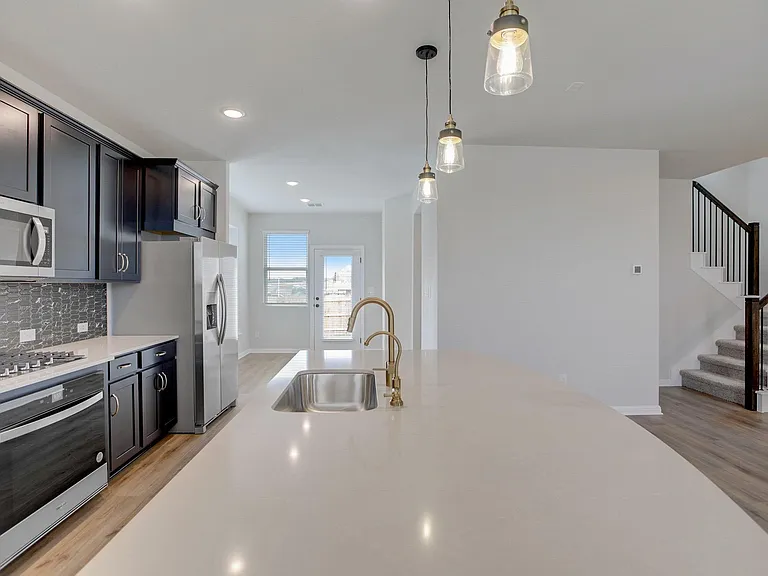 125 Clemens Dr — Photo 7