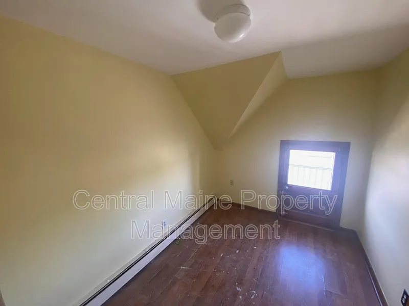 2 bed, 1.0 bath, $1,275 — Photo 2
