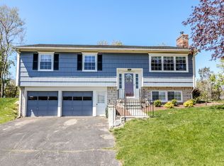 8 Inas Rd, Brookfield, CT 06804
