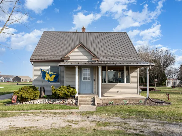 246 W Midland Rd, Auburn, MI 48611