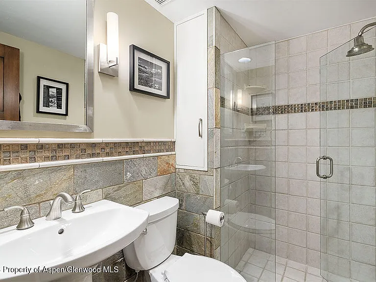 4000 Brush Creek Rd #9 — Photo 10