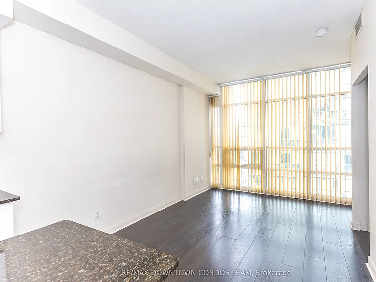 15 Bruyeres Mews #1311 — Photo 21