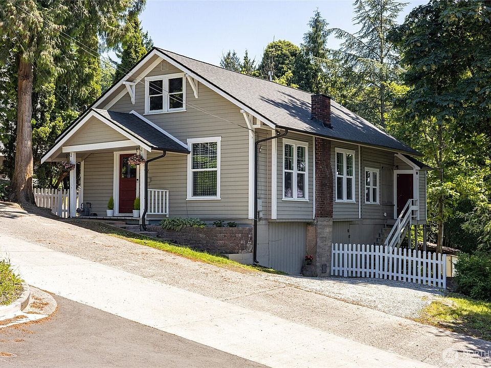 1st image of 112 E Division Street