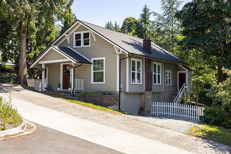 2nd image of 112 E Division Street