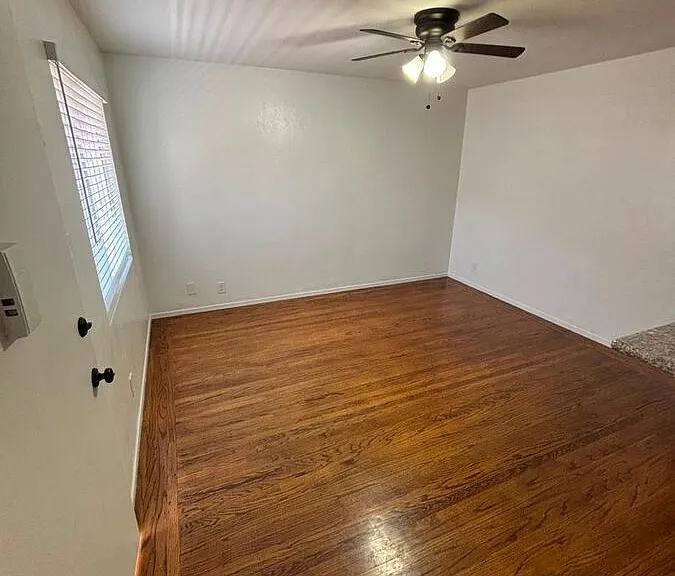 414 Staten Ave #2E — Photo 3