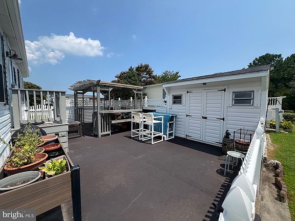 4th image of 8220 Skipjack Dr