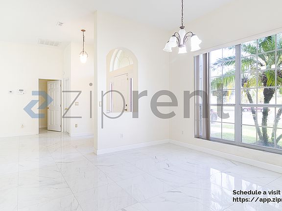 3rd image of 2732 Wingfield Pl