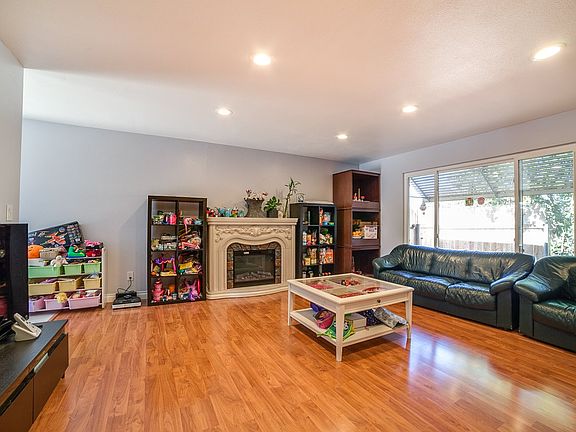 5th image of 8758 Stanwell St