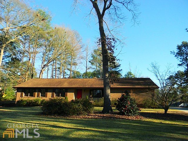1st image of 202 Fieldstone Ln