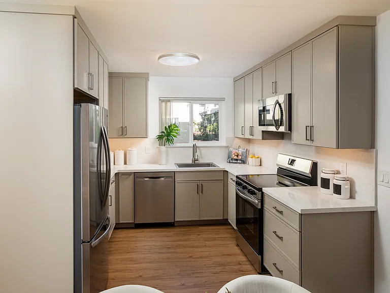 Solano Apartments — Photo 65