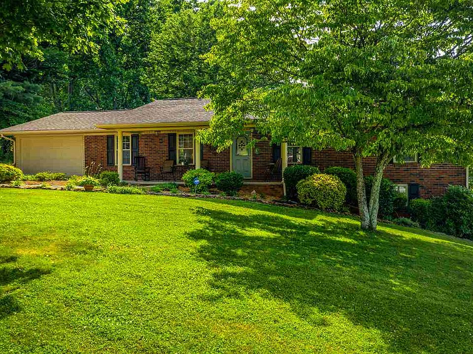 1st image of 2628 Hoover Dr