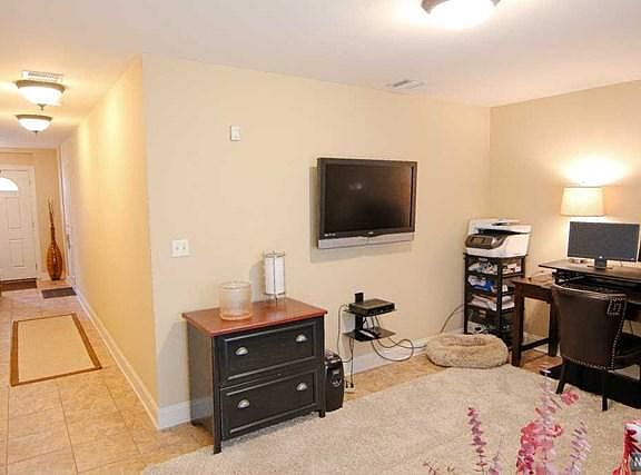 3rd image of 630 Valley Brook Ave Unit 5