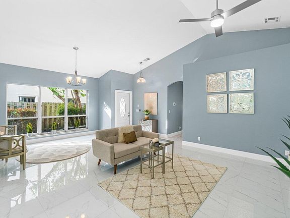 5th image of 7634 Colony Palm Drive