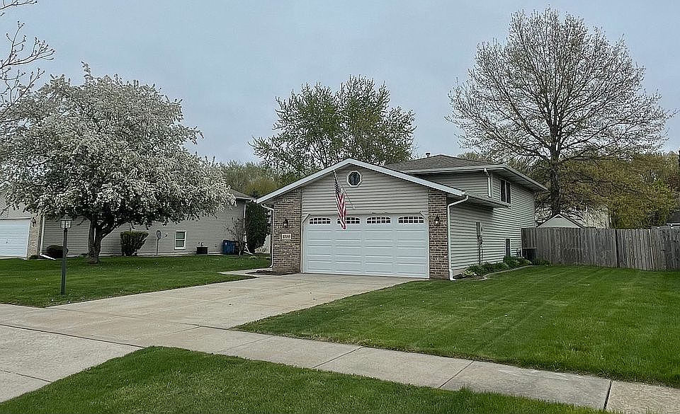 2nd image of 1399 Admiral Dr