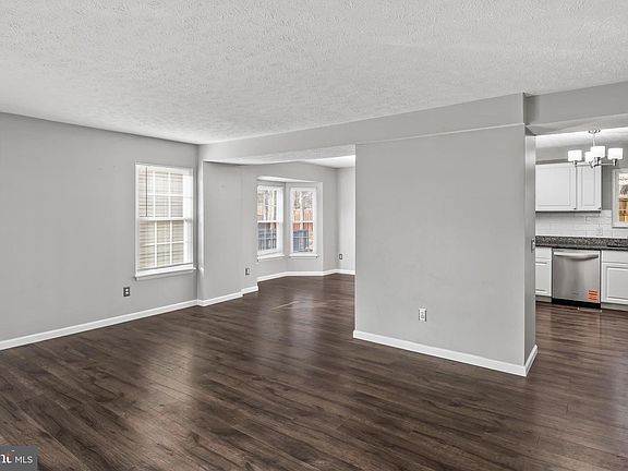 3rd image of 3448 Brookhaven Rd