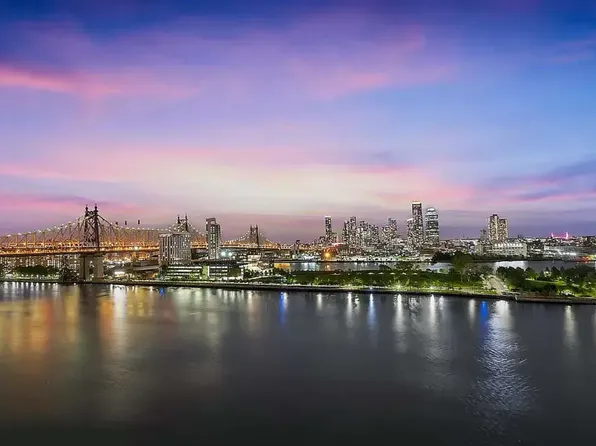 45 Sutton Place South image 15 of 18