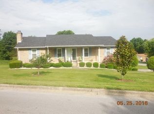 165 Bratcher Ln, Berea, KY 40403