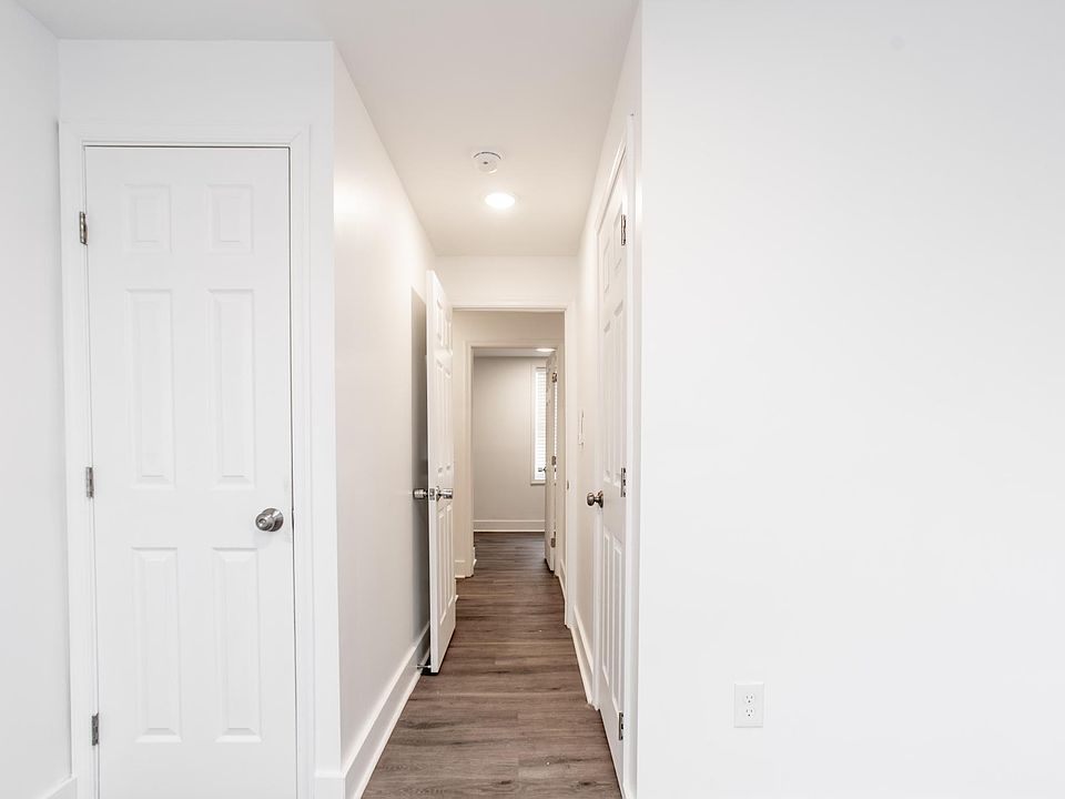 1st image of 2824 Rosehill St #2F2