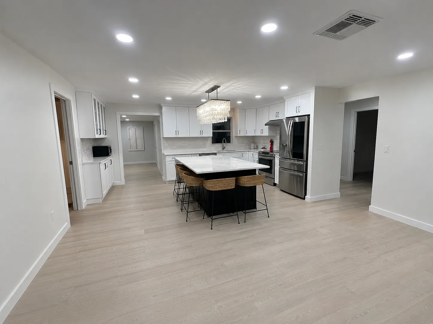 3 bed, 1500 sqft, $3,500 — Photo 2