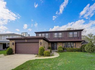 5 Reba Ct, Morton Grove, IL 60053