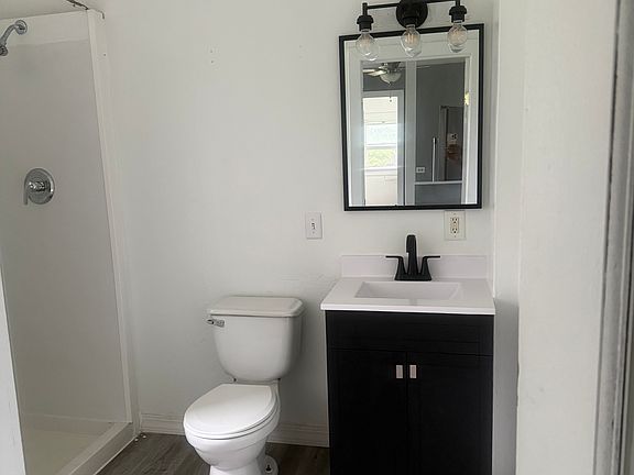 4th image of 509-511 W Franklin St